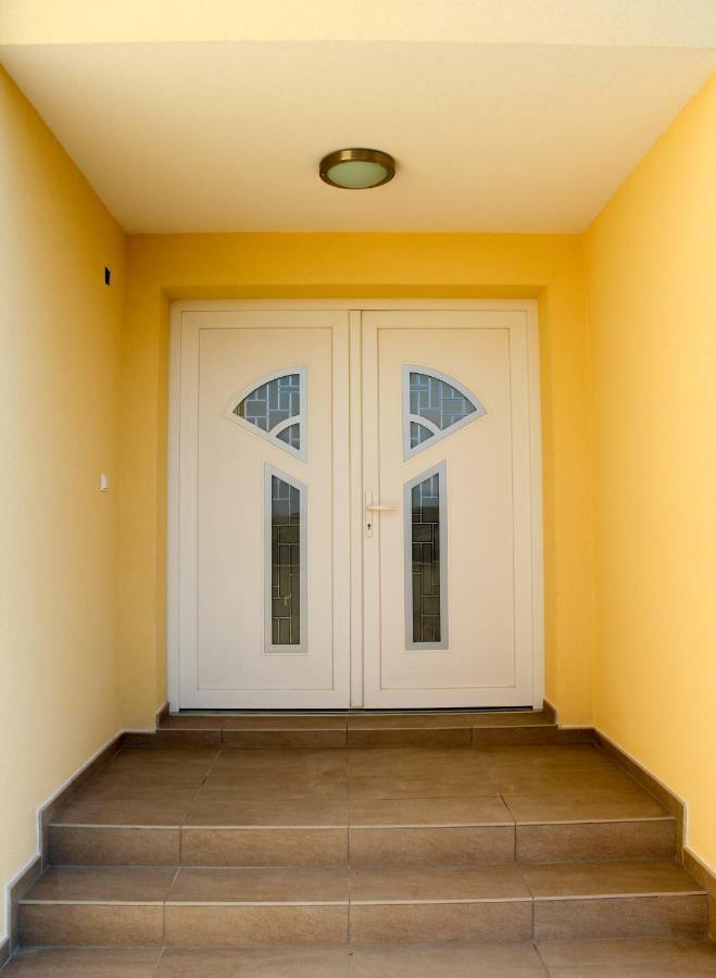 Apartmani Marin Врбник Екстер'єр фото